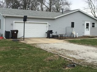 110 E South St, Seymour, IL