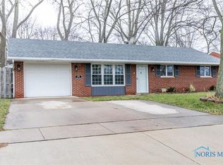 6736 Lincoln Green St, Holland, OH 43528