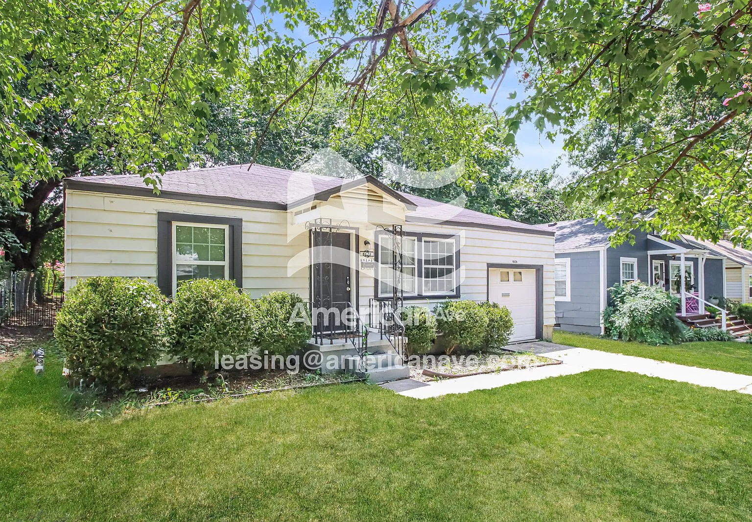 2 bed, 1.0 bath, 812 sqft, $1,122 — Photo 1
