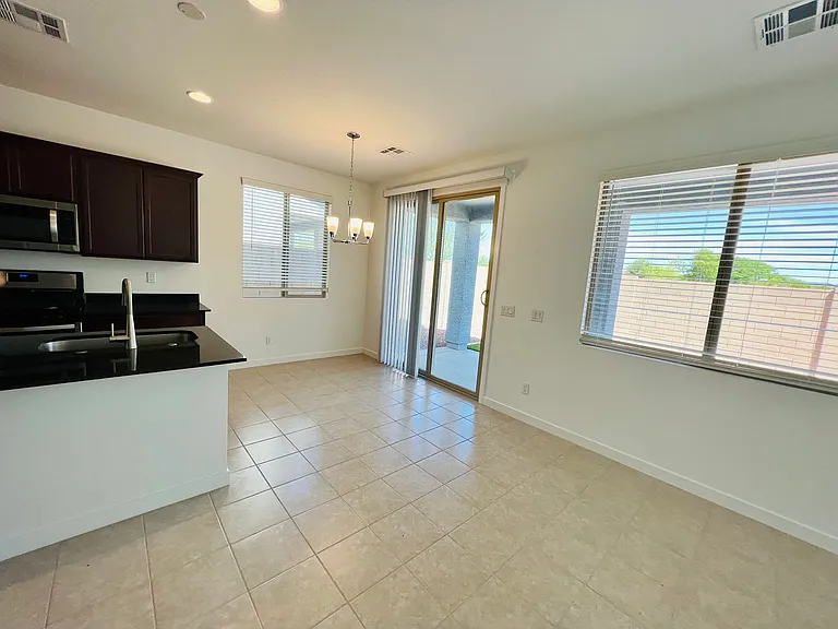6038 W Hartford Ct — Photo 9
