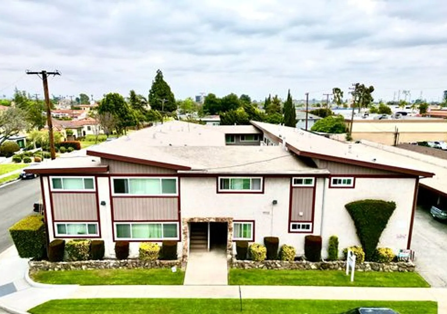472 Hunt Reeves Llc — Photo 2