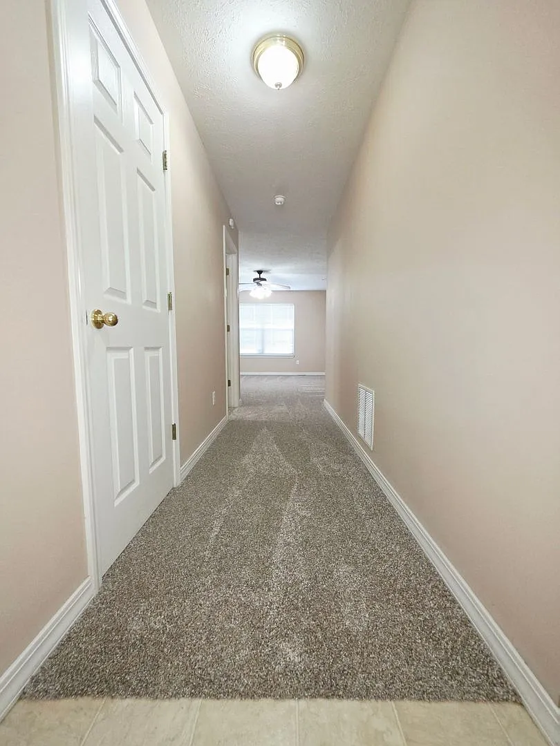2 bdrm duplex — Photo 4