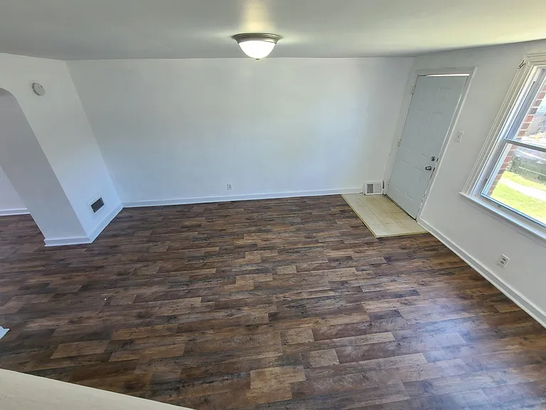 7013 Rutland St — Photo 4