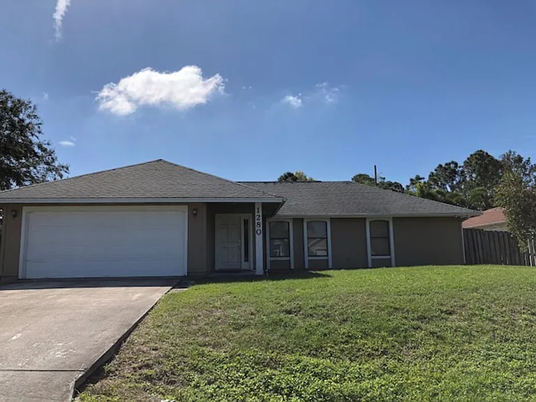 1280 SW Jacqueline Ave — Photo 2