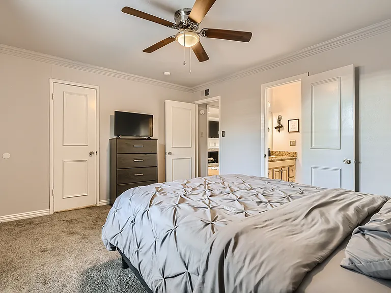 5226 Fleetwood Oaks Ave — Photo 7