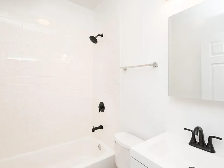1858 W Cullerton St #1F — Photo 12