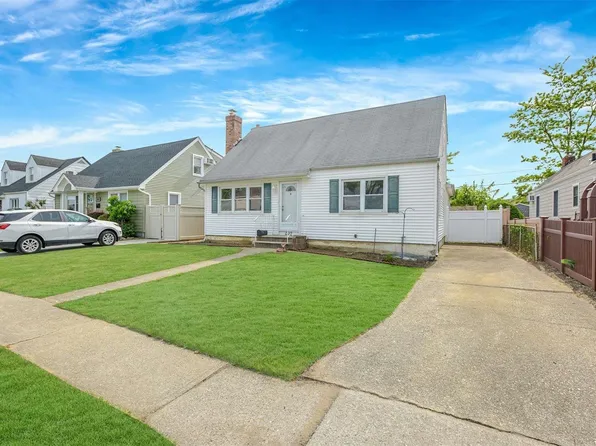 1388 Harding Street, North Bellmore, NY 11710