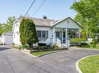 64 Hamilton St, Amityville, NY 11701