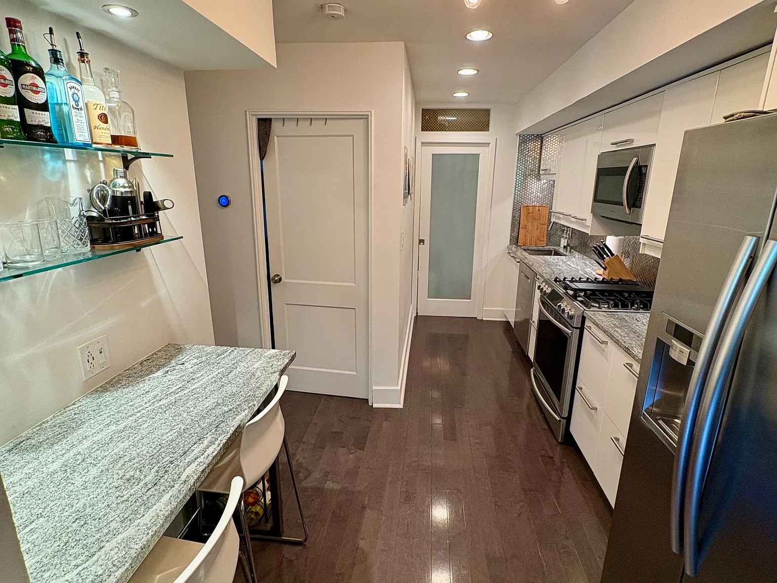 1 bed, 558 sqft, $2,000 — Photo 4