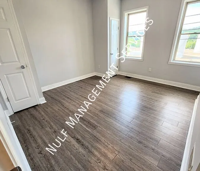 6010 Butler St — Photo 5