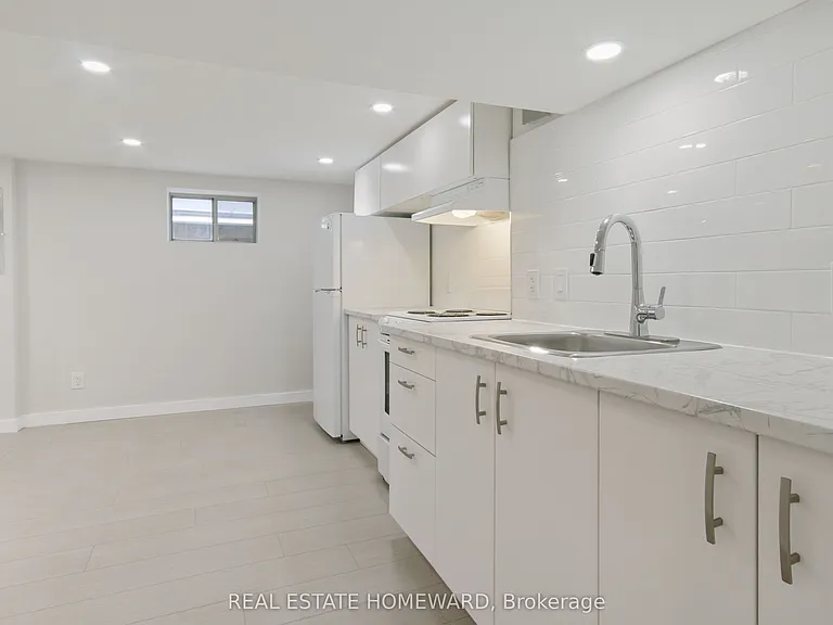 486 Delaware Ave #LOWER — Photo 1