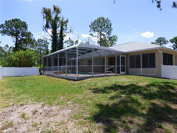 4th image of 923 Kanuga St E