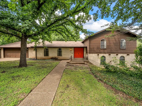 713 Wooded Crest Dr, Woodway, TX 76712