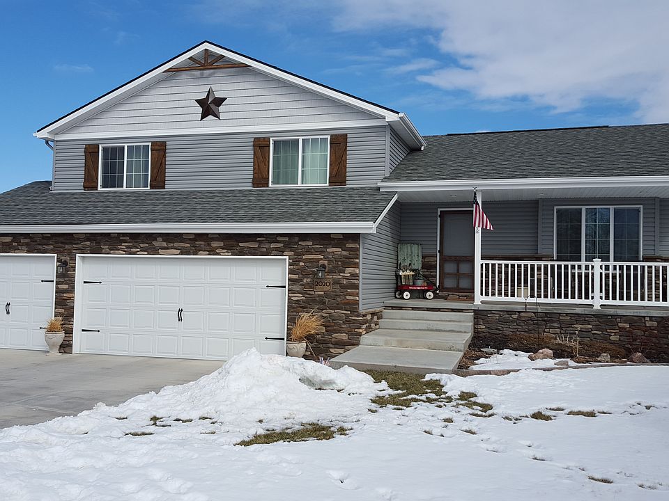 1st image of 2020 NW Bewley Ct