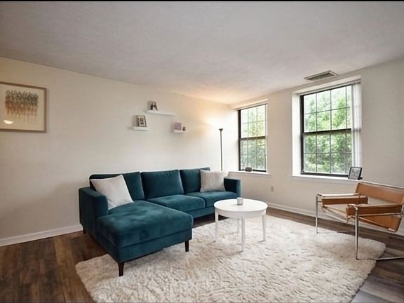 3rd image of 325 Plantation St APT 213