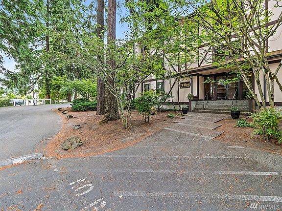 4th image of 4501 Grandview Dr W Unit T203