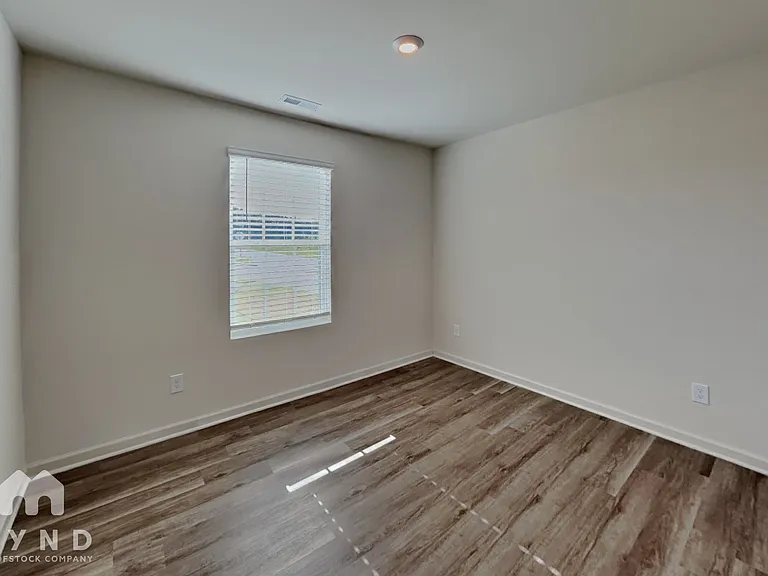 6807 Hardwick Ln — Photo 13