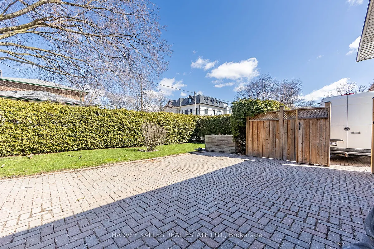 Building Photo - 550 Glencairn Ave #2