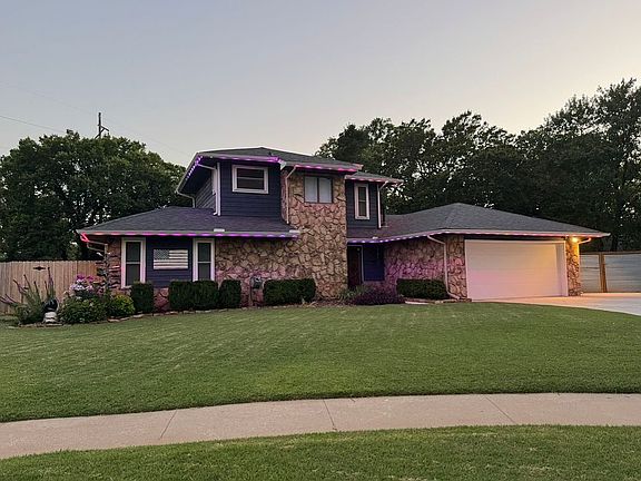 2nd image of 526 Boulder Ct
