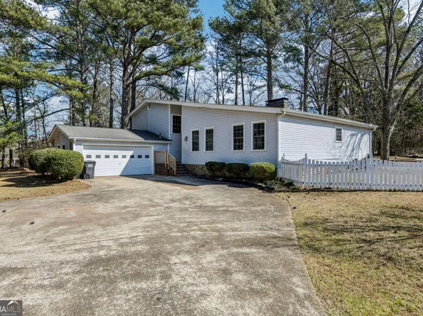 3950 Joyce Ct SE, Conyers, GA 30013