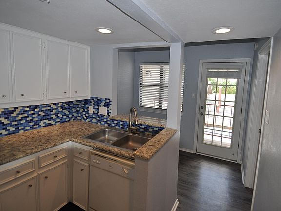 3rd image of 706 W 22nd St APT 305