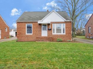 1253 Commonwealth Ave, Mayfield Heights, OH 44124