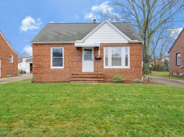 1253 Commonwealth Ave, Mayfield Heights, OH 44124