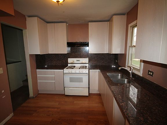 5th image of 814 Buena Vista Dr