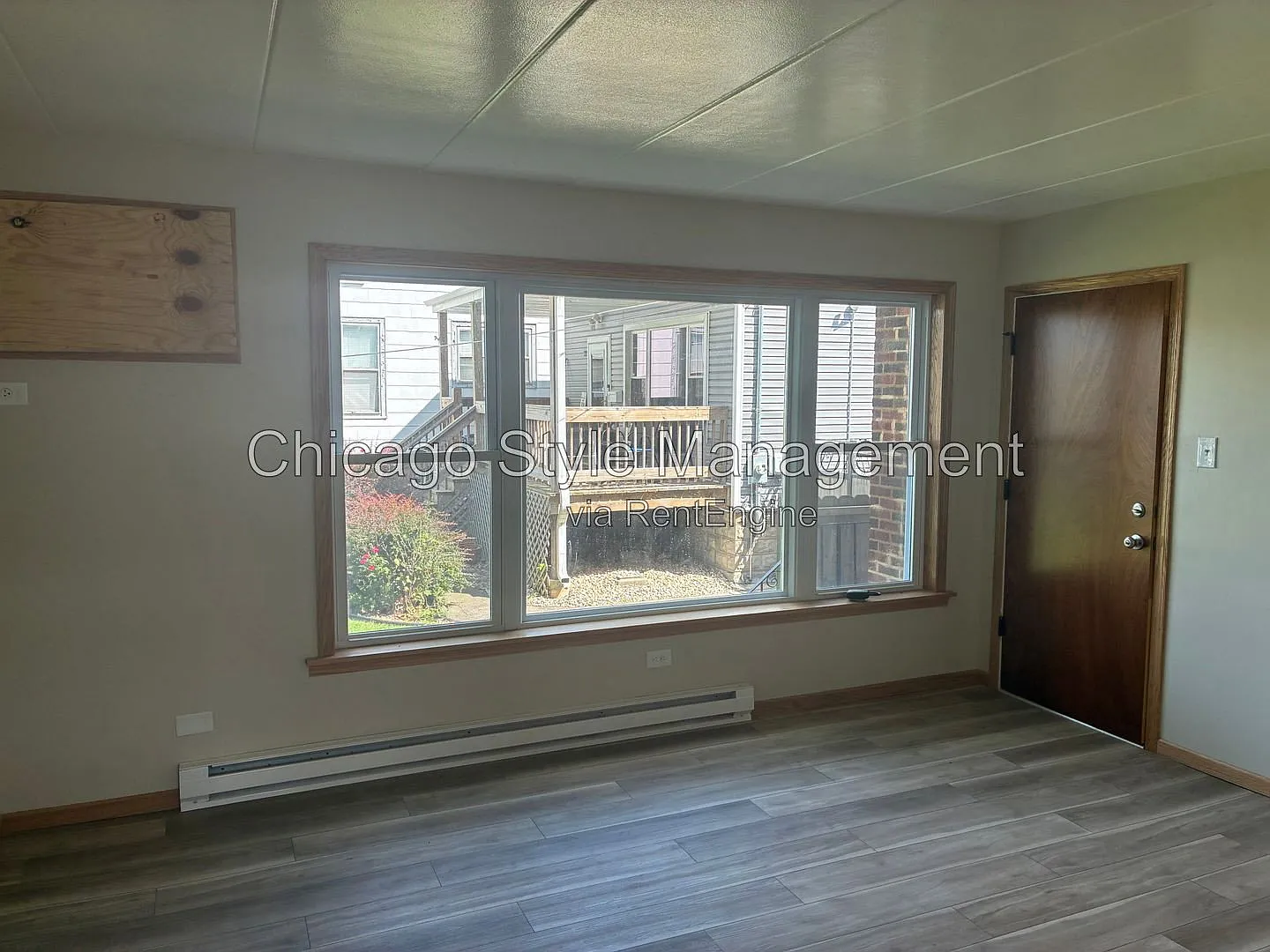 2 bed, 1.0 bath, $1,400 — Photo 2
