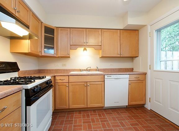 4th image of 2617 E Bel Aire Dr