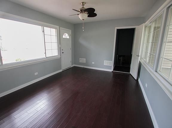 2nd image of 605 E 162nd Pl