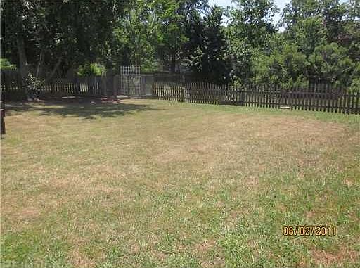 5th image of 821 Sandoval Dr