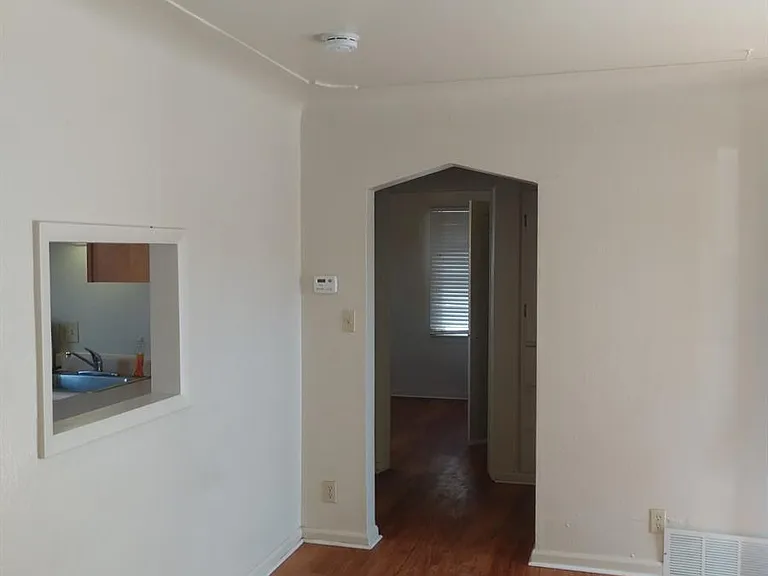 1273 Macon St — Photo 4