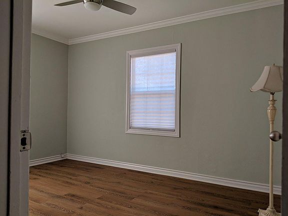 Room 1 (1/2)