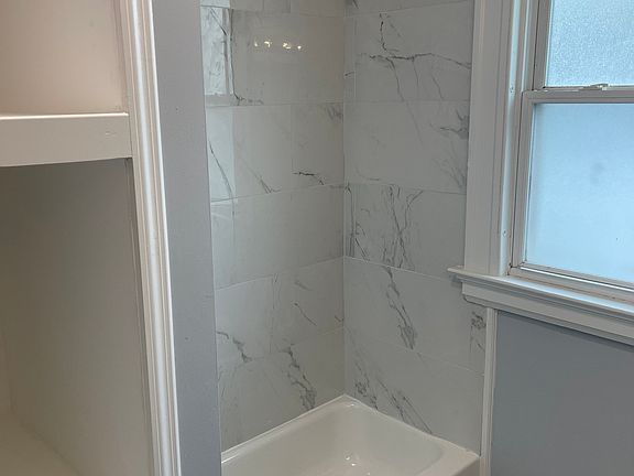 5th image of 204 Westfield Ave Unit 2