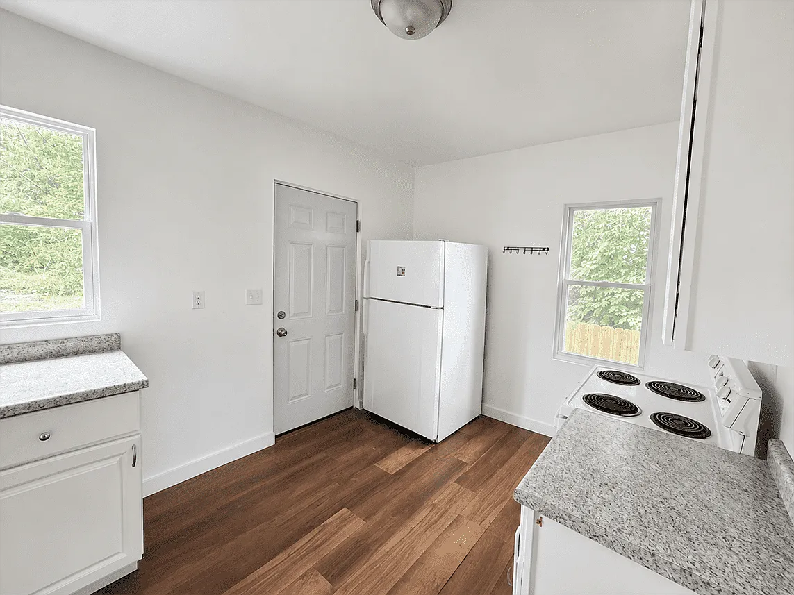 3 bed, 1186 sqft, $1,075 — Photo 2