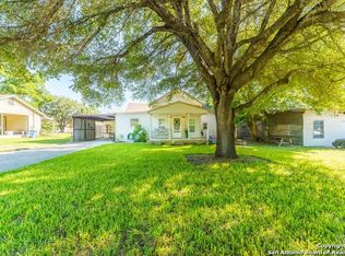 205 Dr Martin St, La Vernia, TX 78121
