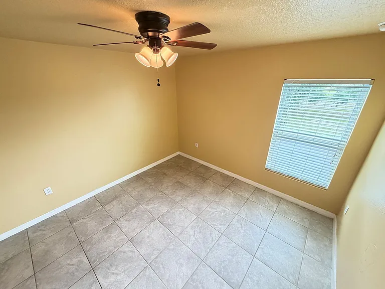 2411 Grasmere View Pkwy N — Photo 44