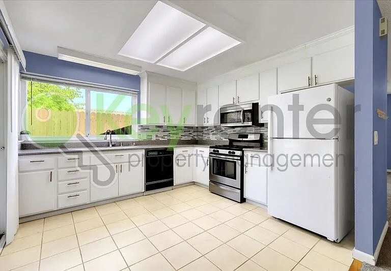 7005 Woodside Dr — Photo 10
