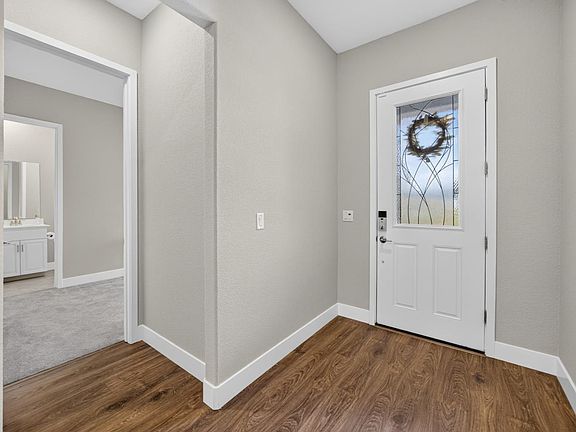 5th image of 1347 Cascade Way