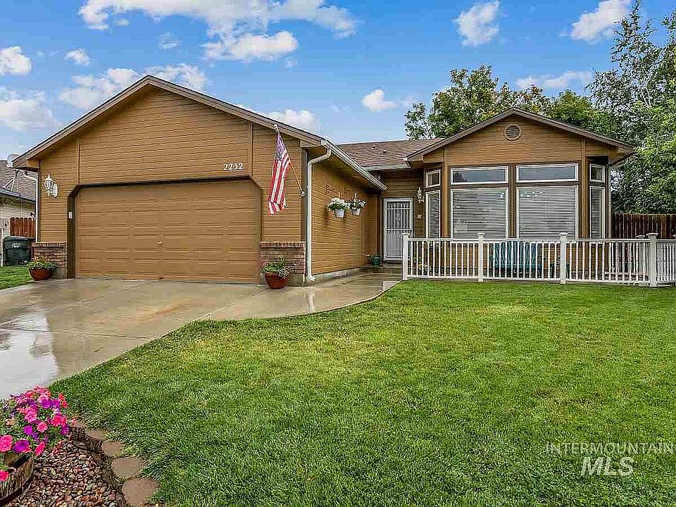 1st image of 2232 E Chateau Dr
