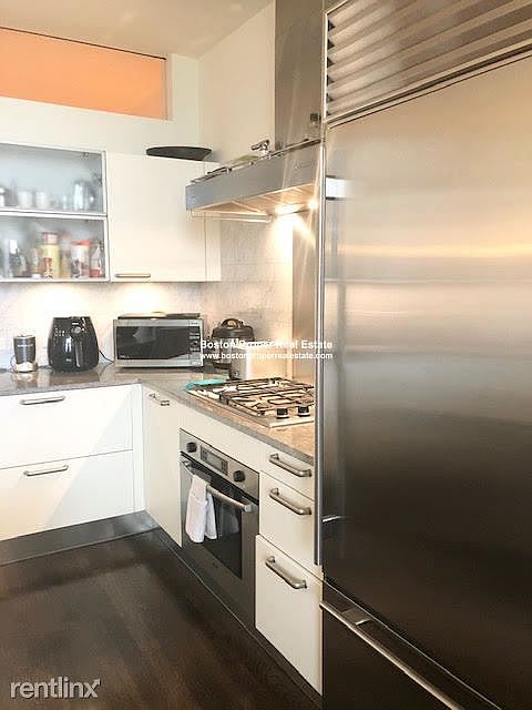 360 Newbury #502 Boston - Back Bay Unit Photo 4