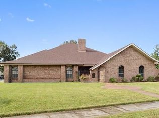 1028 Parc Helene Dr, Marrero, LA 70072