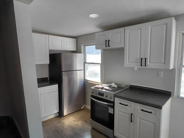 677 N Main St #B, Houston, PA 15342