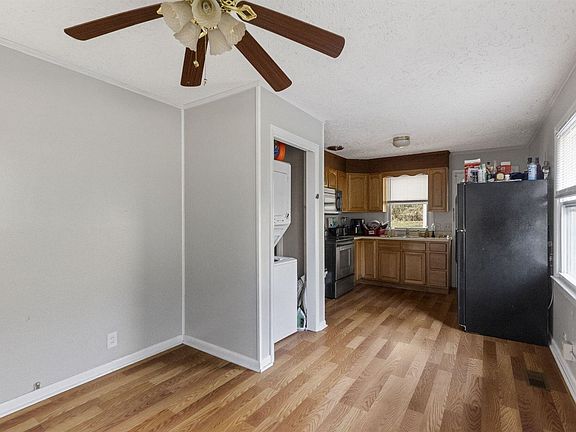 5th image of 2916 Chatham Dr