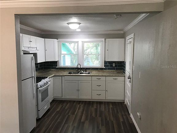 3rd image of 715 2nd St N
