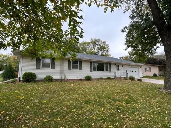 760 18th St, Windom, MN 56101