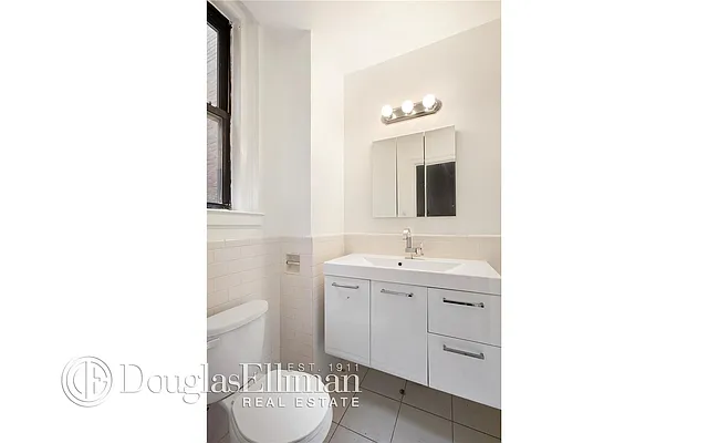 Rented by Douglas Elliman | media 7