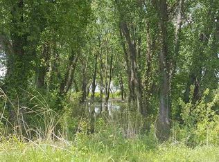 911 N Battershell Rd, Belle Plaine, KS 67013