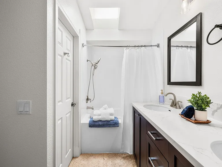 Robinwood Dr — Photo 31